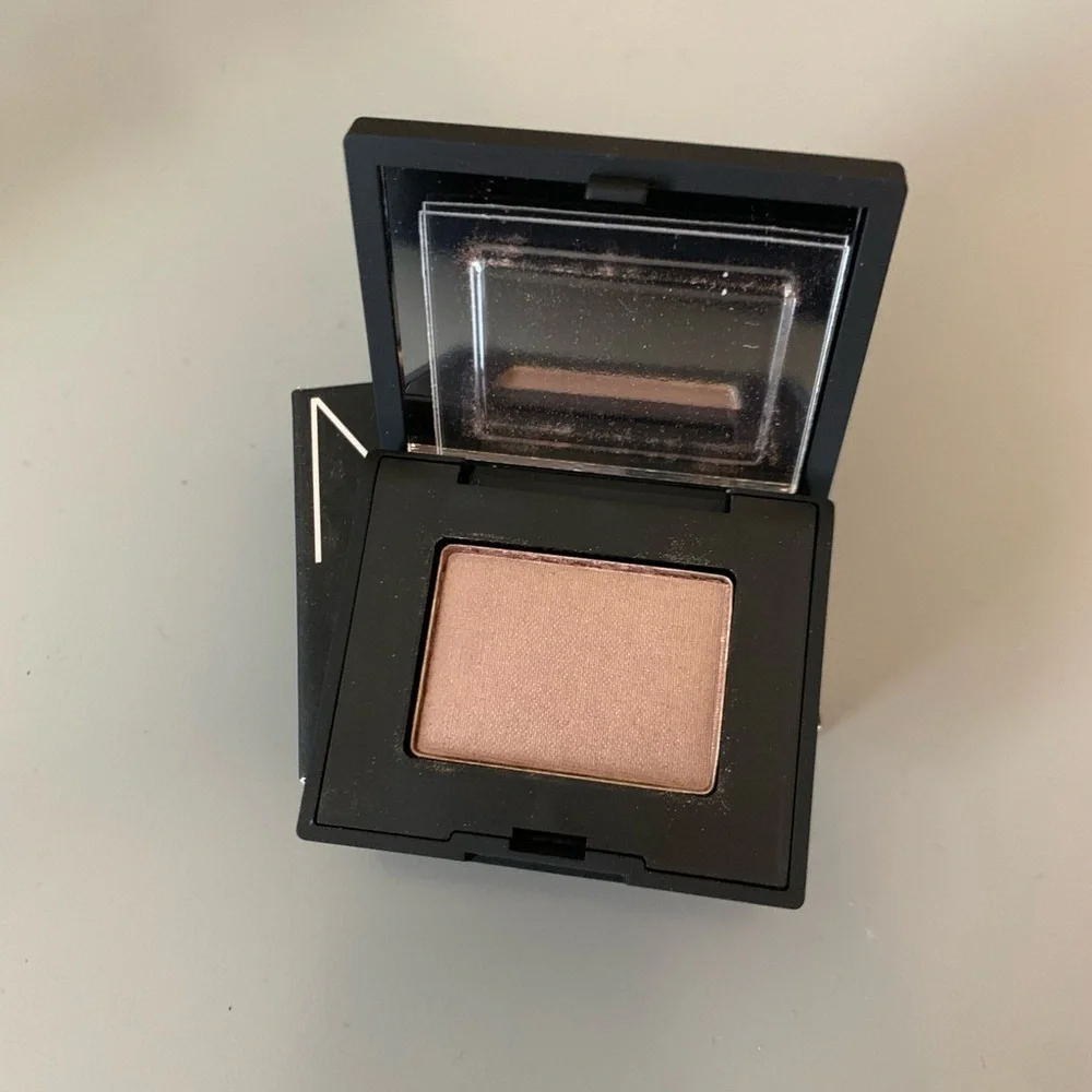 NEW NARS Single Eyeshadow Lahore - Picture 3 of 5